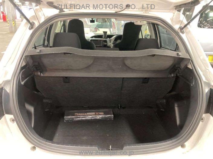 TOYOTA VITZ 2020 Image 9