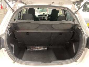 TOYOTA VITZ 2020 Image 9