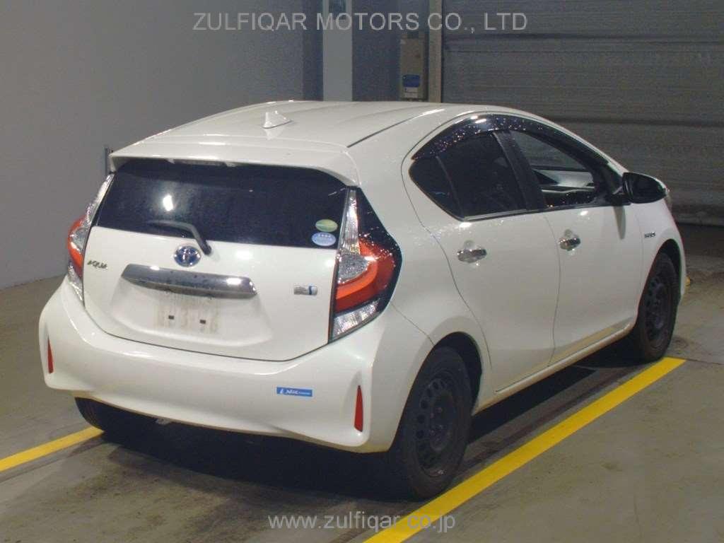 TOYOTA AQUA 2018 Image 2