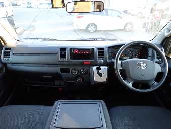 TOYOTA HIACE 2016 Image 3