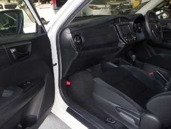 TOYOTA COROLLA AXIO 2018 Image 8