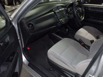 TOYOTA COROLLA AXIO 2015 Image 8