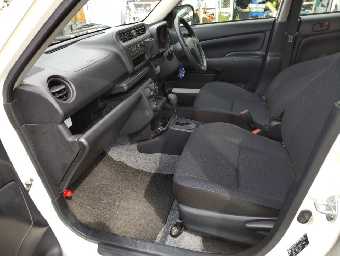 TOYOTA SUCCEED 2017 Image 14