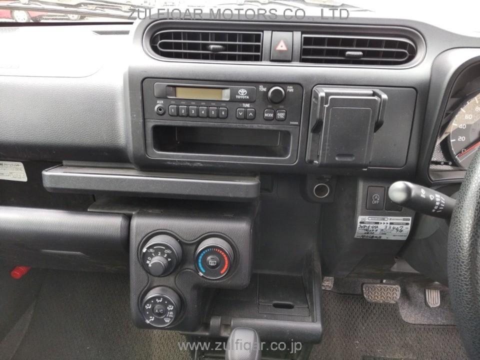 TOYOTA SUCCEED 2017 Image 9