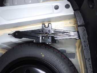 TOYOTA MARK X 2018 Image 13