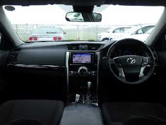 TOYOTA MARK X 2018 Image 15