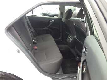 TOYOTA MARK X 2018 Image 16