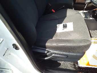 TOYOTA VITZ 2014 Image 8