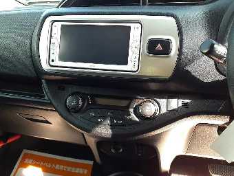 TOYOTA VITZ 2014 Image 10