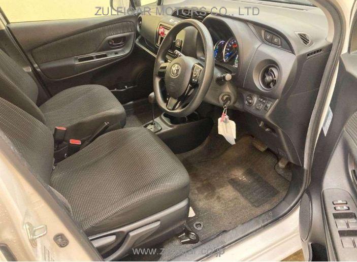 TOYOTA VITZ 2018 Image 5