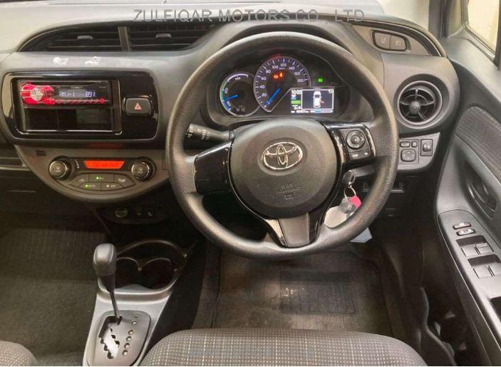 TOYOTA VITZ 2018 Image 6