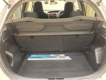 TOYOTA VITZ 2018 Image 7