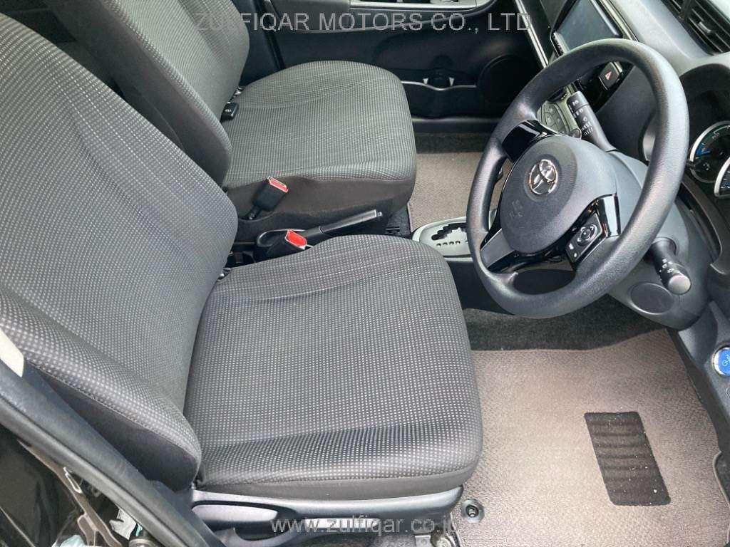 TOYOTA VITZ 2018 Image 5