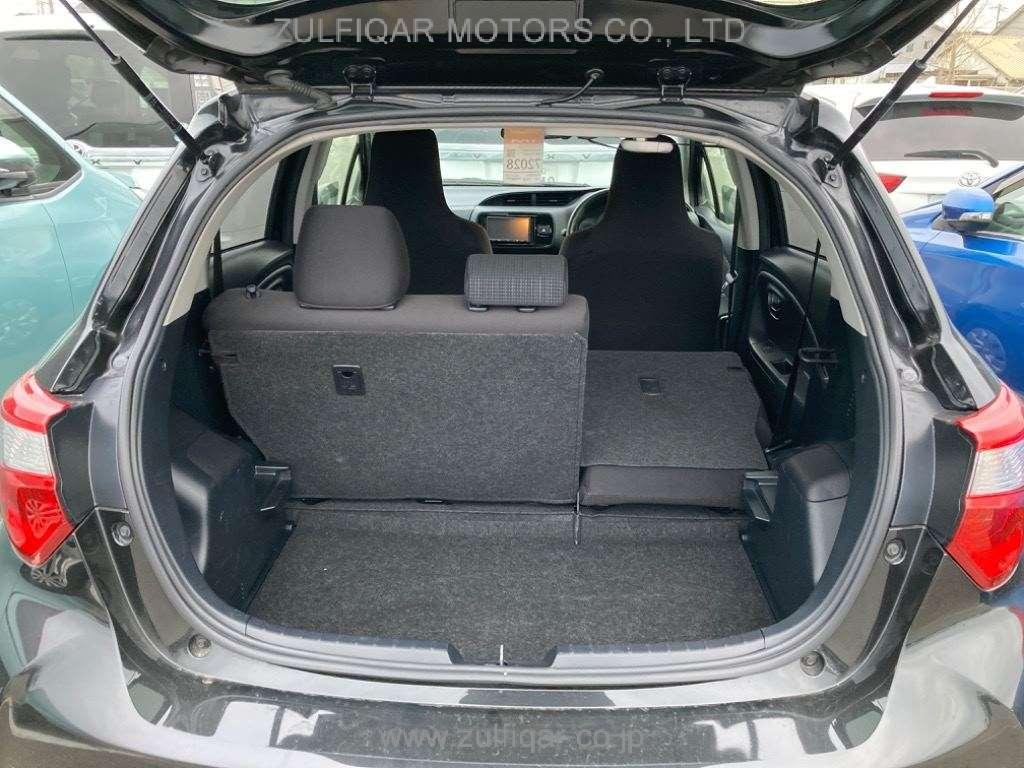 TOYOTA VITZ 2018 Image 8