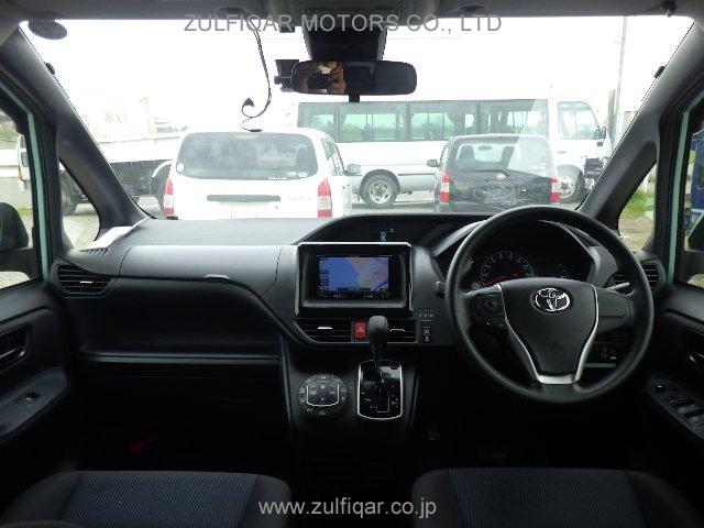 TOYOTA NOAH 2017 Image 21