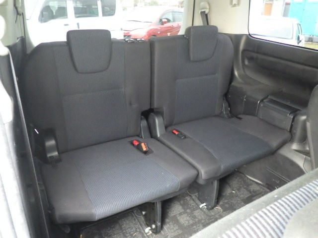 TOYOTA NOAH 2017 Image 23