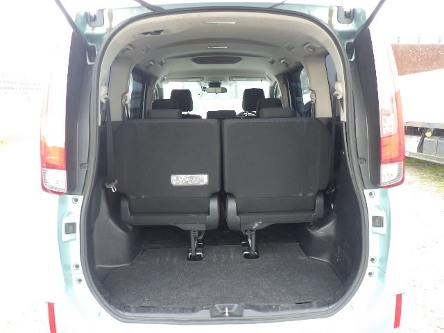 TOYOTA NOAH 2017 Image 25