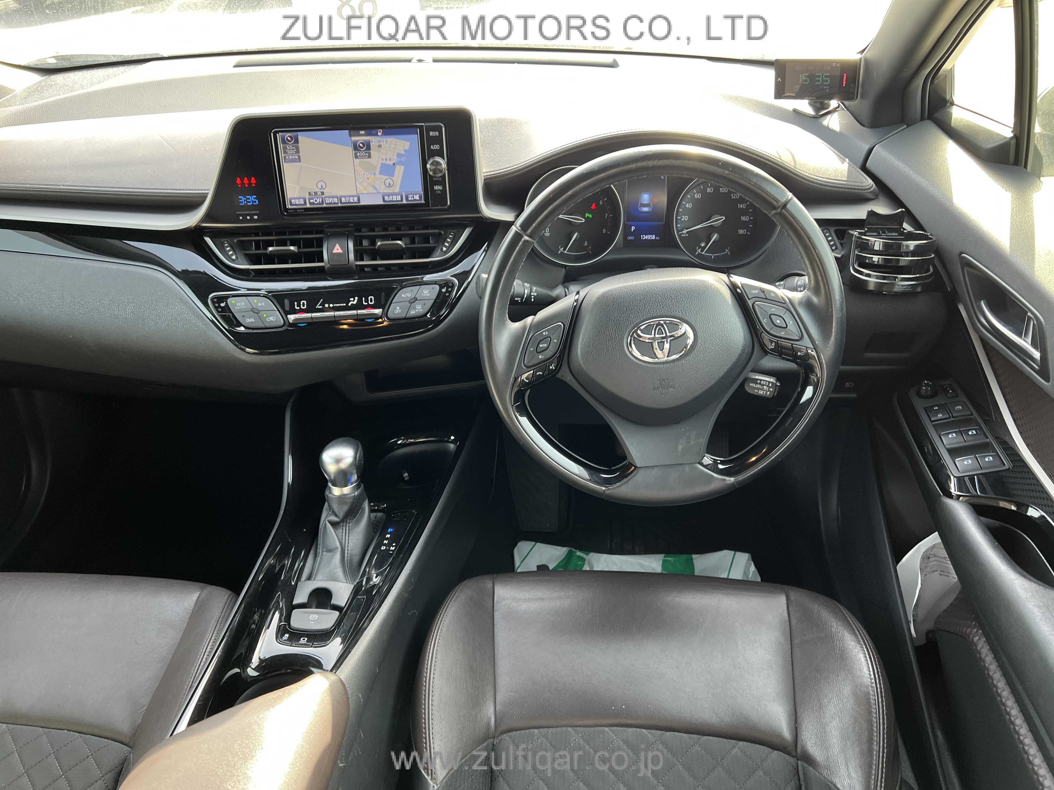 TOYOTA C-HR 2017 Image 21