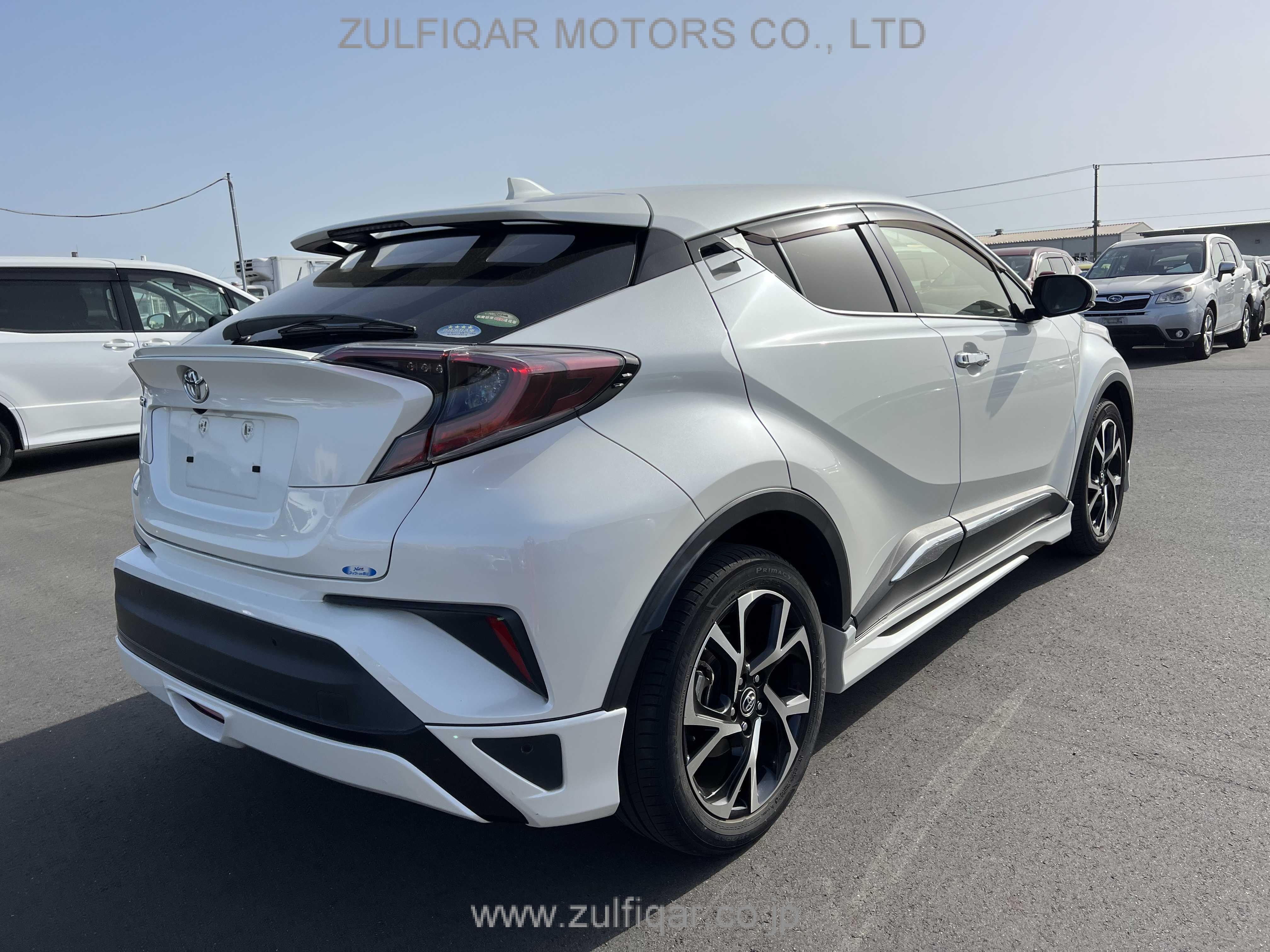 TOYOTA C-HR 2017 Image 23