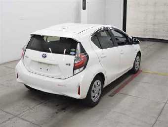 TOYOTA AQUA 2018 Image 5