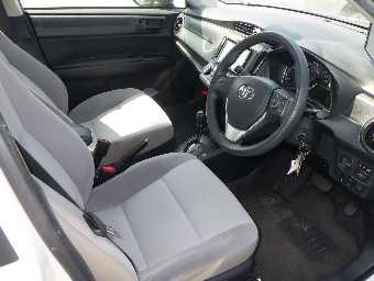 TOYOTA COROLLA AXIO 2017 Image 5