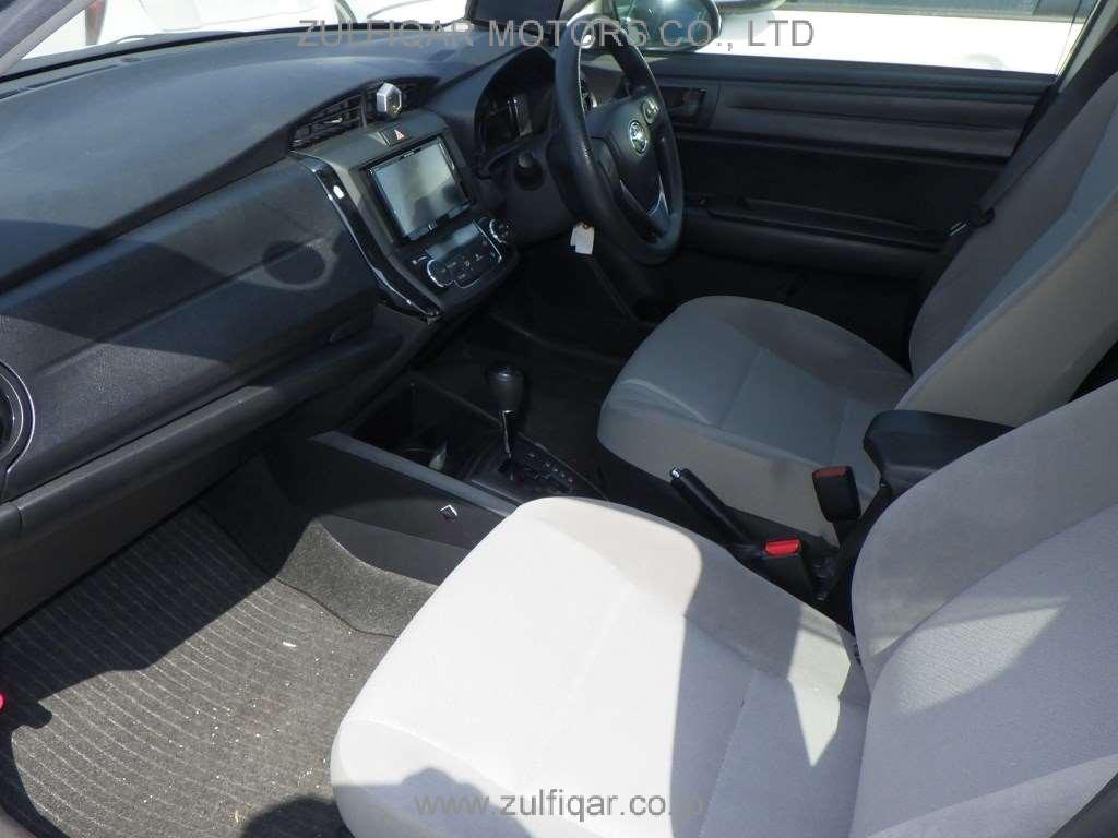 TOYOTA COROLLA AXIO 2017 Image 8