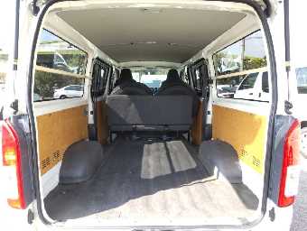 TOYOTA HIACE 2015 Image 7