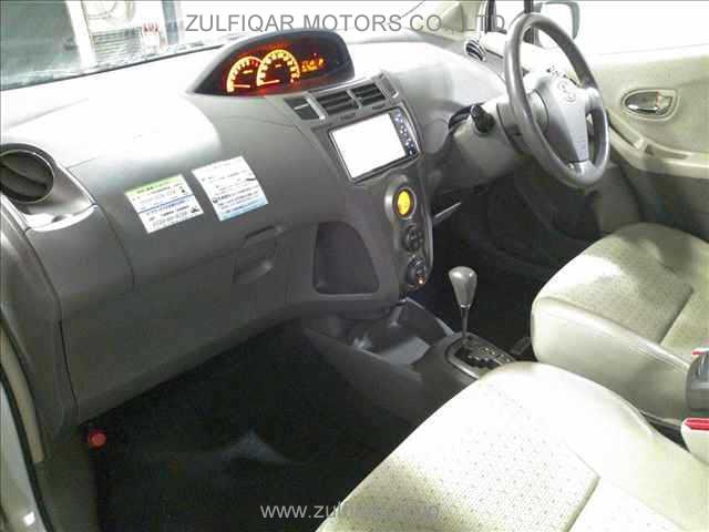 TOYOTA VITZ 2010 Image 3