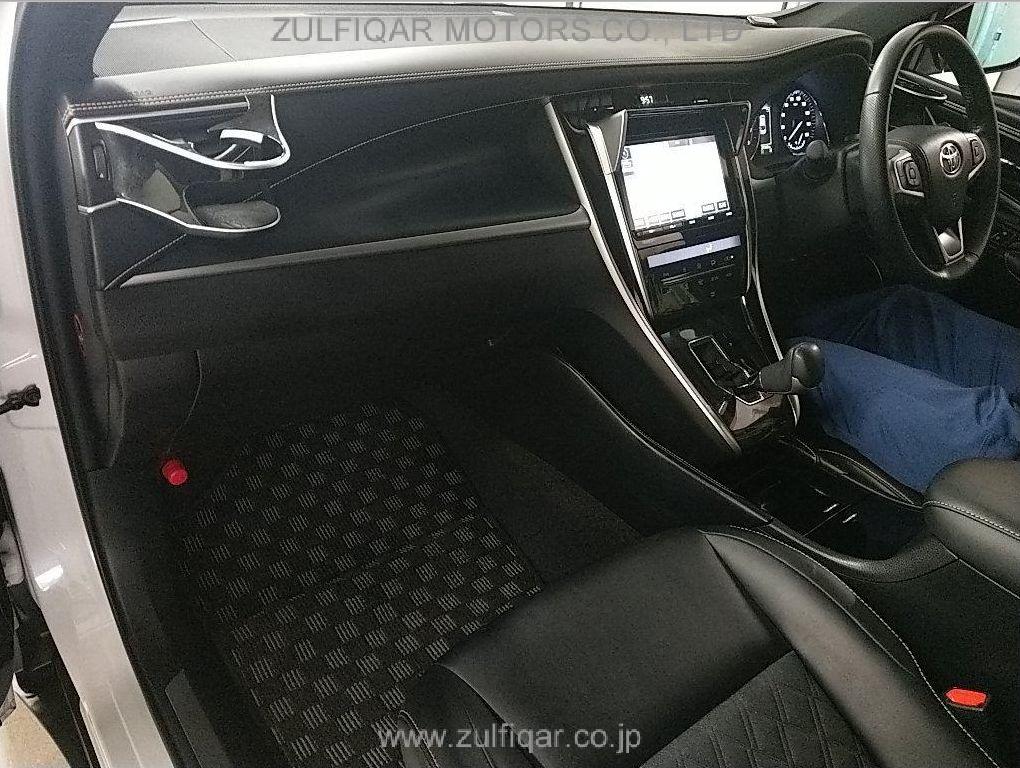 TOYOTA HARRIER 2018 Image 3