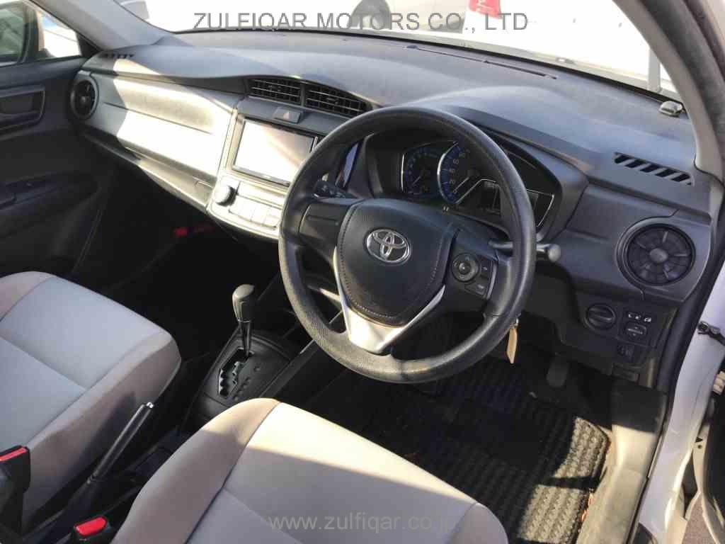 TOYOTA COROLLA AXIO 2015 Image 6