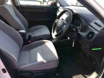 TOYOTA COROLLA AXIO 2015 Image 8