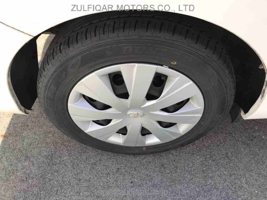 TOYOTA COROLLA AXIO 2015 Image 10