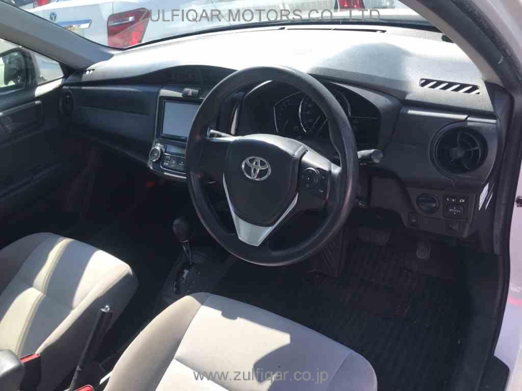 TOYOTA COROLLA AXIO 2015 Image 6