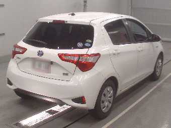 TOYOTA VITZ 2020 Image 2