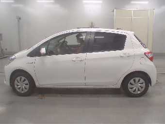 TOYOTA VITZ 2020 Image 4