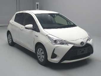 TOYOTA VITZ 2020 Image 3