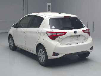 TOYOTA VITZ 2020 Image 4