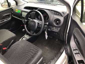 TOYOTA VITZ 2020 Image 5