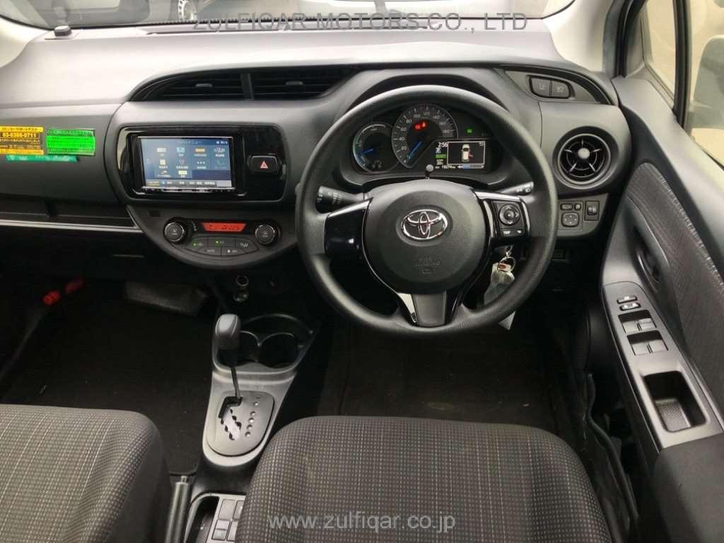 TOYOTA VITZ 2020 Image 6