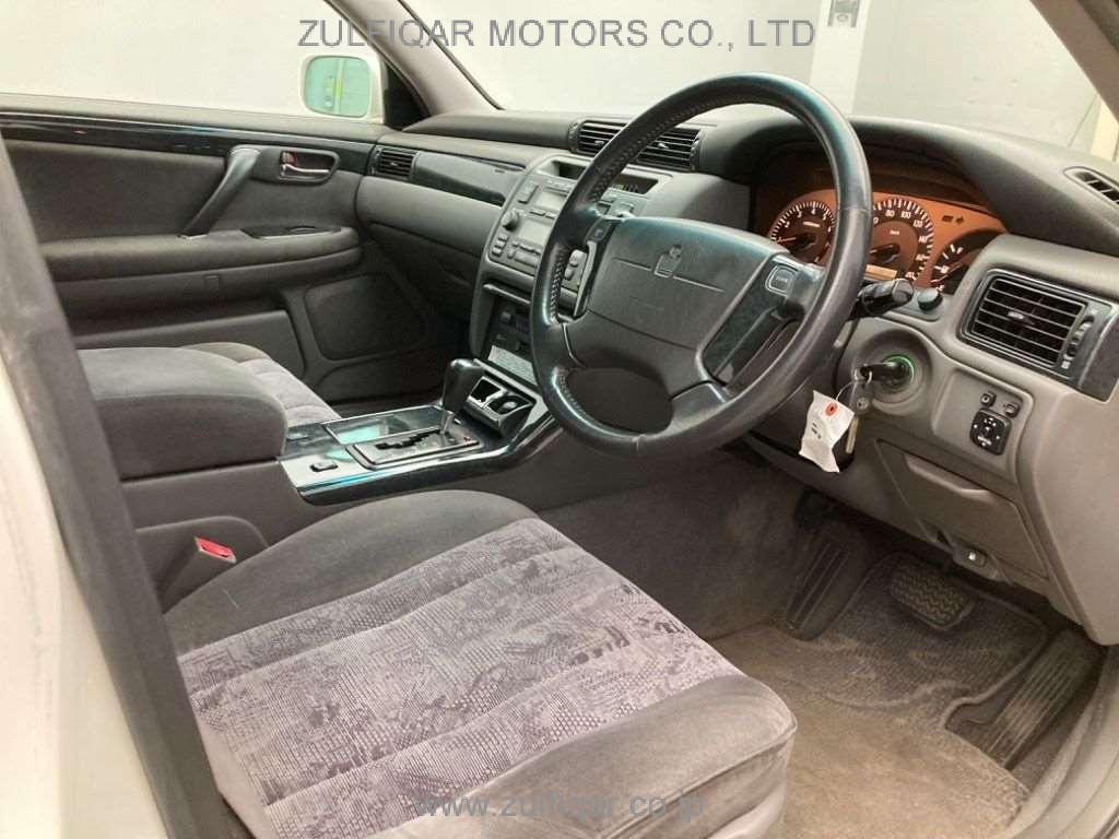 TOYOTA CROWN 2000 Image 5