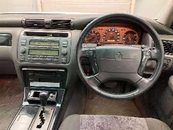 TOYOTA CROWN 2000 Image 6