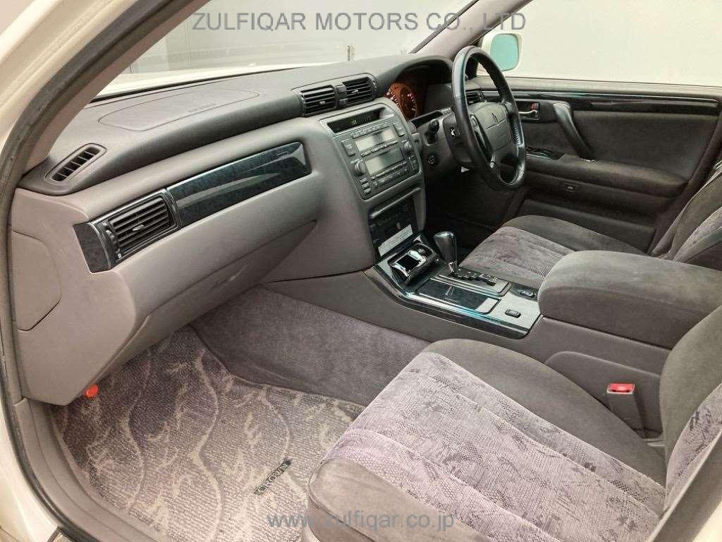 TOYOTA CROWN 2000 Image 8