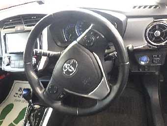 TOYOTA COROLLA FIELDER 2018 Image 10