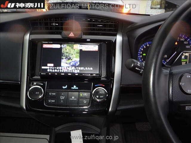 TOYOTA COROLLA FIELDER 2018 Image 6