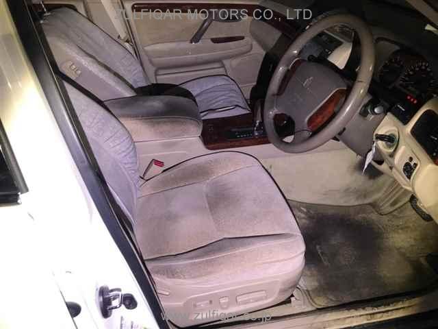 TOYOTA CROWN 2001 Image 3