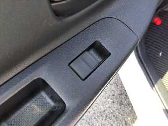 TOYOTA VITZ 2018 Image 11