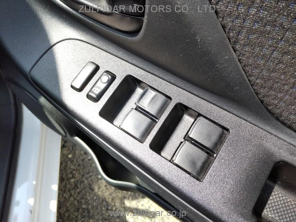 TOYOTA VITZ 2018 Image 12