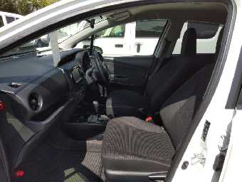 TOYOTA VITZ 2018 Image 14