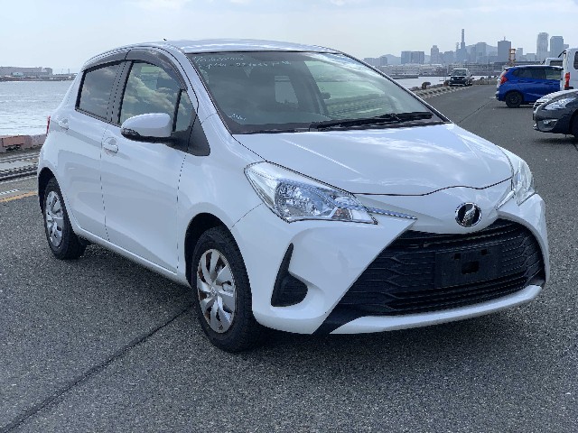 TOYOTA VITZ 2018 Image 22