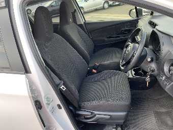 TOYOTA VITZ 2018 Image 17